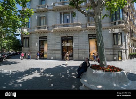 louis vuitton store in barcelona.